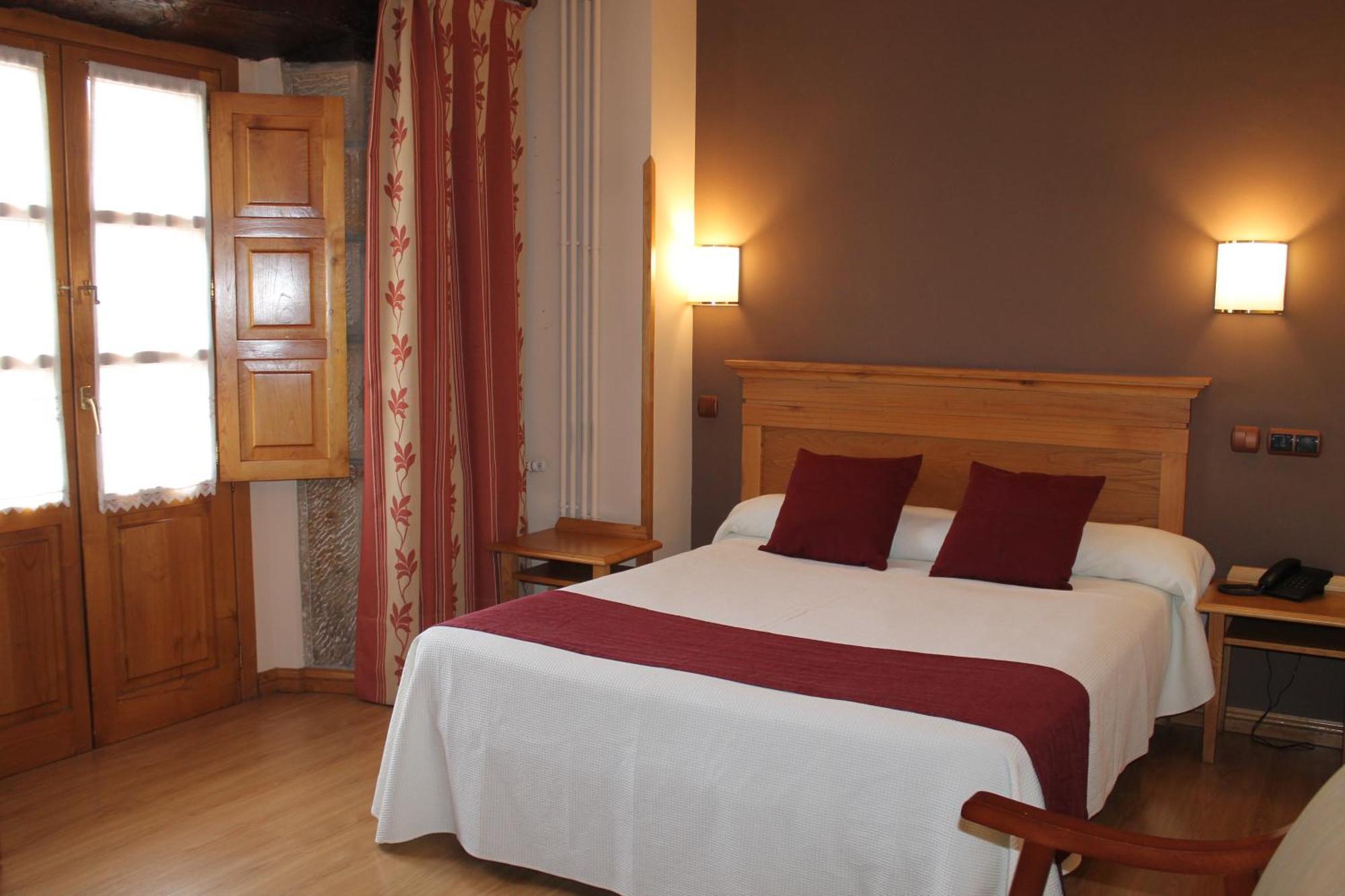 Hotel San Roque Reinosa Exterior photo